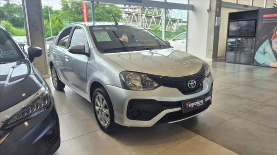 TOYOTA ETIOS 1.5 X PLUS SEDAN 16V FLEX 4P MANUAL